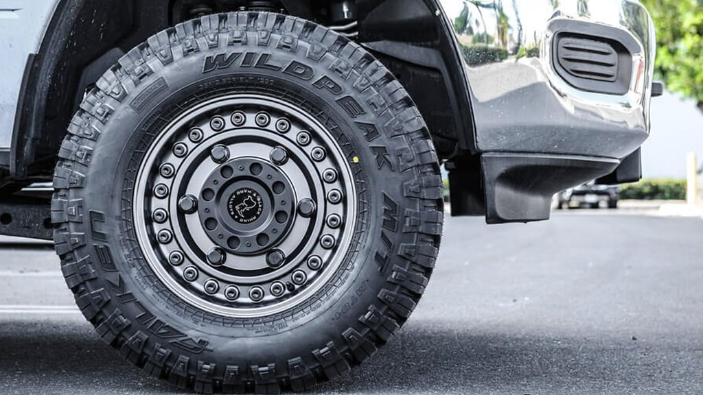 17x9.5 6x139.7/-18 BLACK RHINO ARMORY GUNBLACK